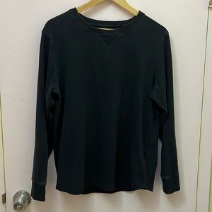 Black ESNTLS Crewneck